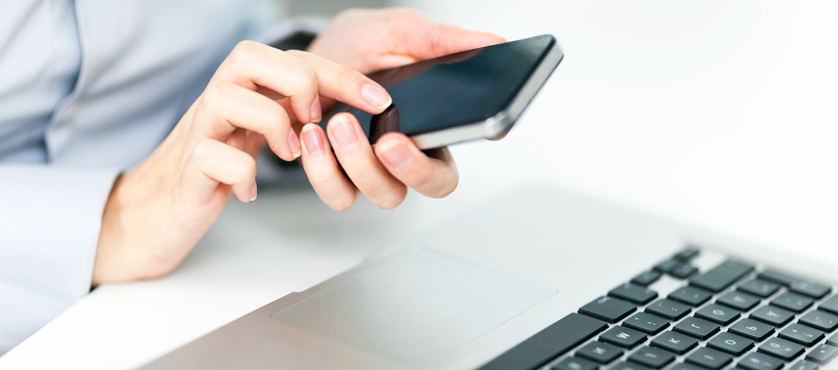 woman_smartphone_keyboard_header