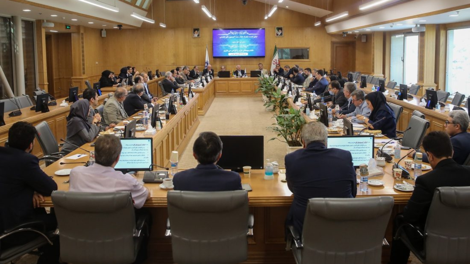 اولین نشست مشترک هیات رئیسه کمیسیون‌های تخصصی- مشورتی اتاق بازرگانی، صنایع، معادن و کشاورزی خراسان رضوی